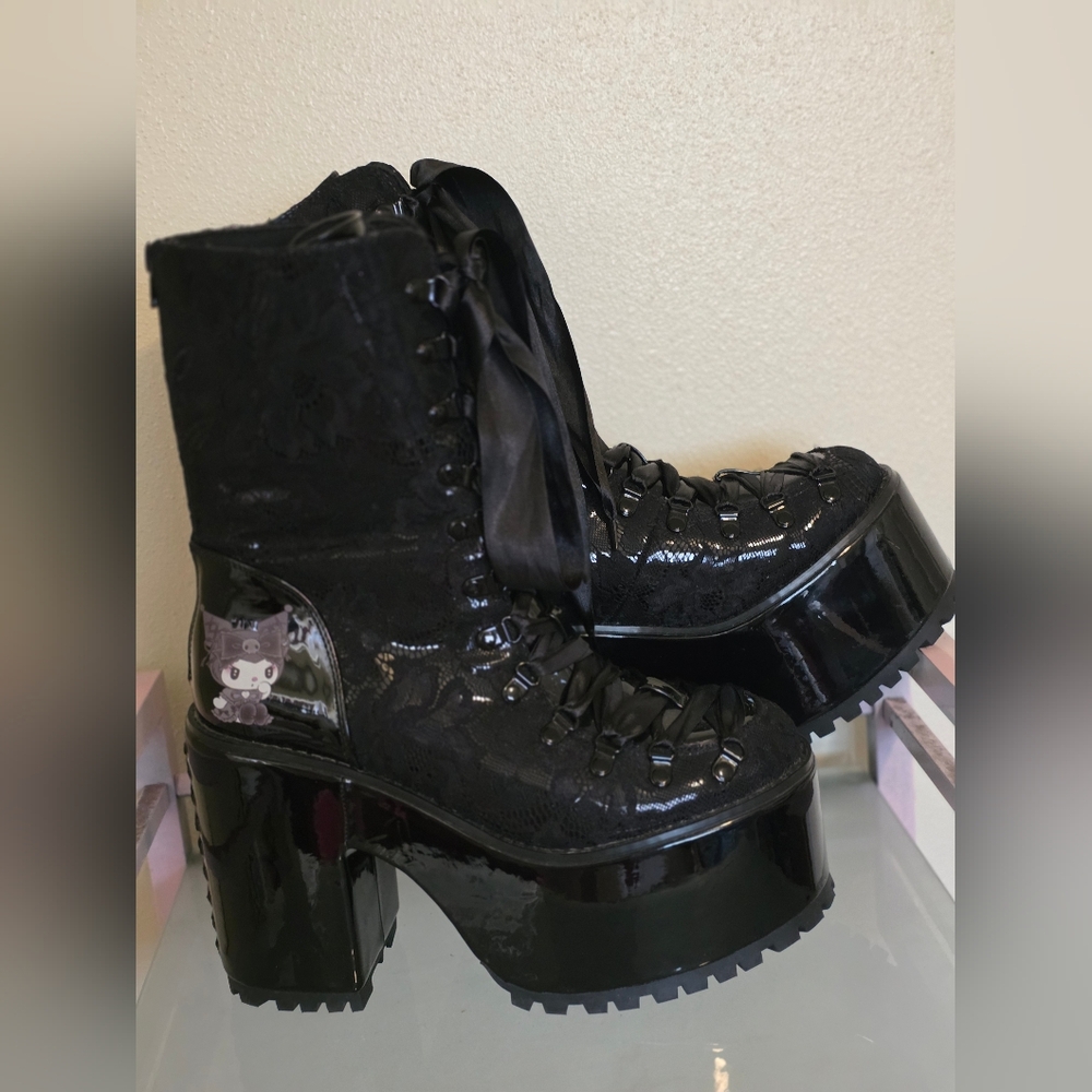 YRU KUROMI ABSINTHE Boots!